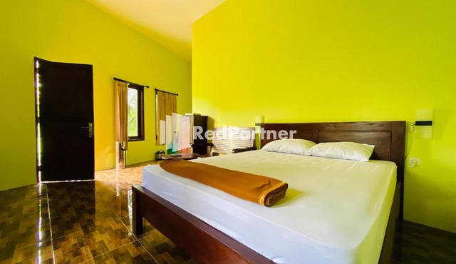 Hotel dan Gazebo Syariah Pinggir Kali Prigen RedPartner