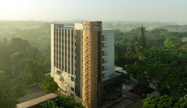 Hotel Neo Kota Baru Parahyangan