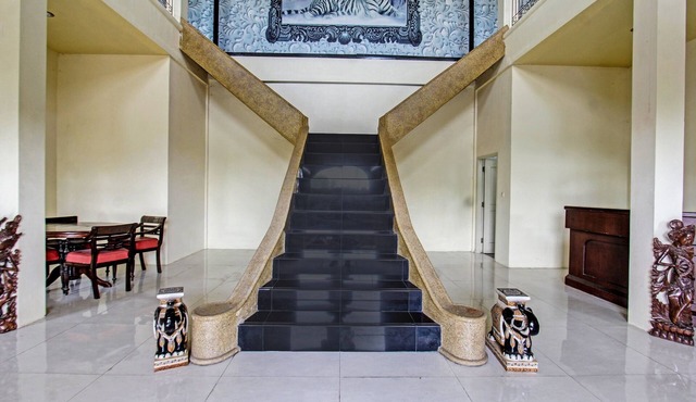 Hotel O Ayu Bypass MansionNearBundaran Gerung