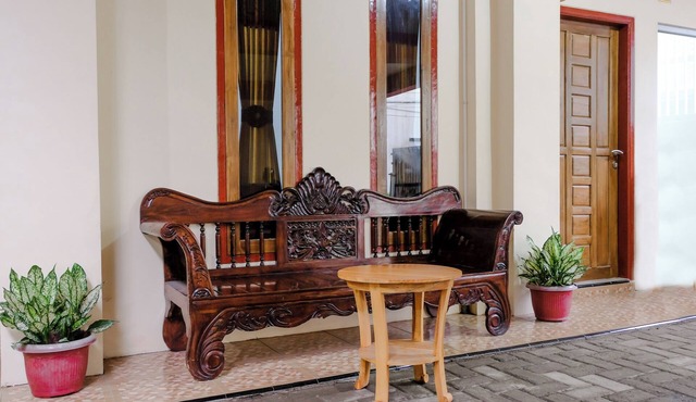 Hotel O D&a Guesthouse Syariah And Rent Car