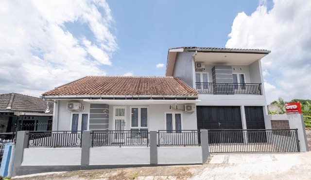 Hotel O Nareswari Guest House Syariah