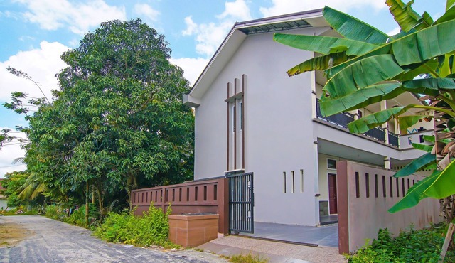 Hotel O Putri Guest House Syariah Near SPBU Rimbo Panjang