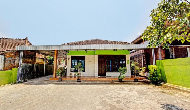 Hotel O Sengon Kostel Syariah