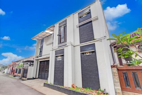 Hotel O Ump Near Rs Margono