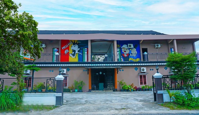 Hotel O Wisma Melyro Syariah Near Yamaha - Thamrin Brothers Cabang Muara Dua
