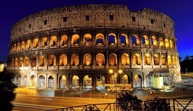 IMMERSE YOURSELF IN THE AUTHENTIC RHYTHM & ATMOSPHERE OF ROME NEAR COLOSSEUM