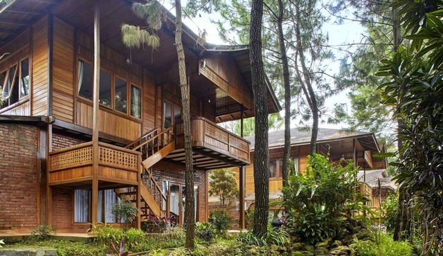 Jambuluwuk Convention Hall & Resort Puncak