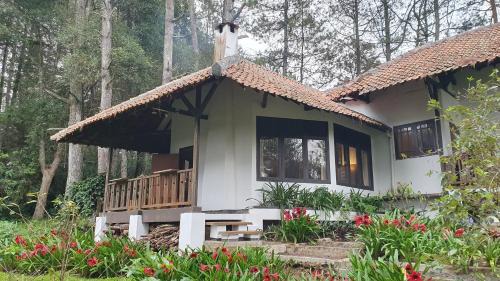 Kartika Lodge