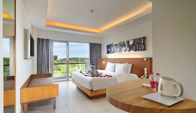 Kuta Galleria Hotel