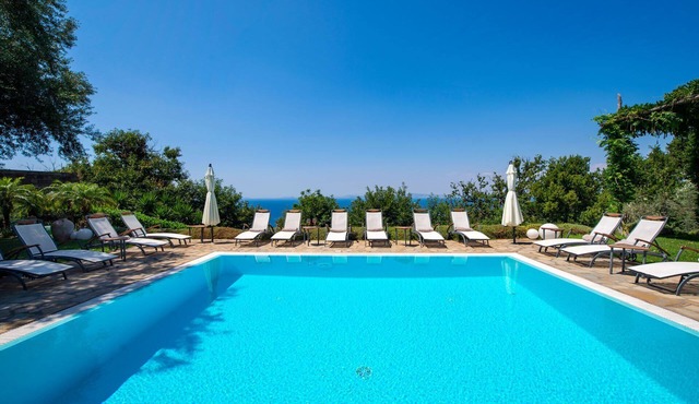 La rosa, Luxury villa private pool Equipped With Conforts, wide garden,parking
