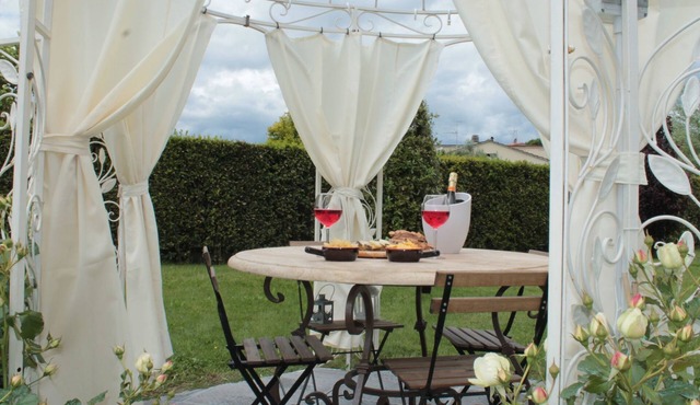 La Valinfiore Luxuswohnung mit Pool by Interhome