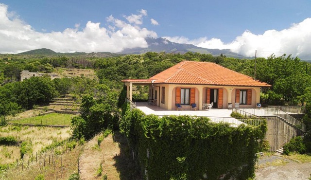 Le Vigne - Villa overlooking Etna