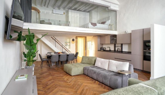 Loft moderno vista centro città J House