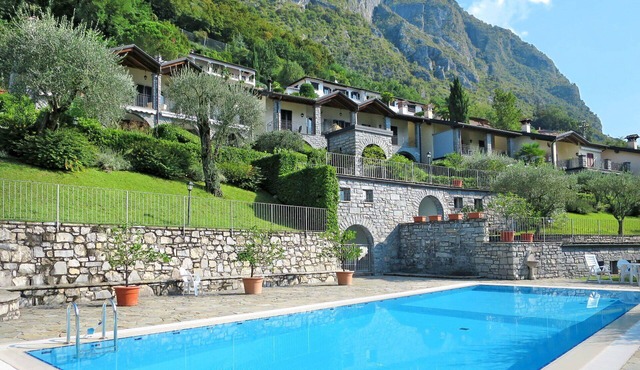 Lovely apartment for 4 people with pool, WIFI, TV, terrace and pets allowed