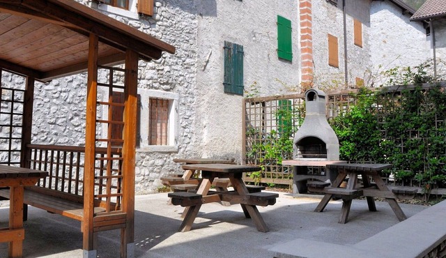 Lovely apartment for 2 people with WIFI, TV, patio and parking