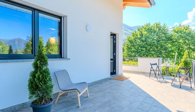 Lovely apartment for 4 guests with WIFI, pool, A/C, TV and patio