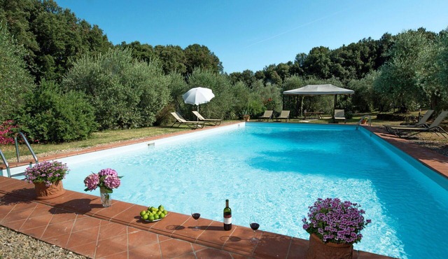 Lovely apartment in villa for 2 people with WIFI, pool, terrace, pets allowed and panoramic view