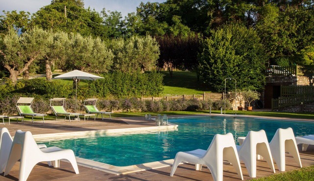 Lovely apartment for 5 guests with pool, A/C, WIFI, TV and pets allowed