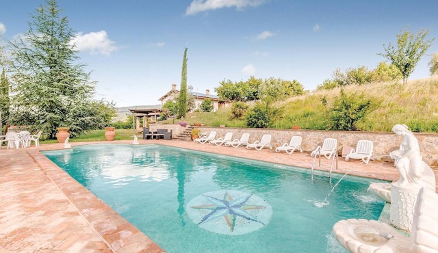 Lovely home in Castel del Piano GR