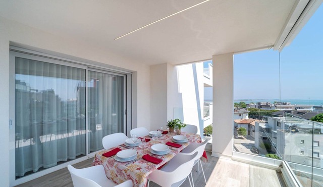 Luxury flat with panoramic view and solarium