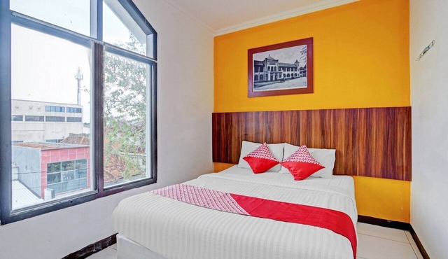 Luxury Twin Stay with Free WiFi and Parking