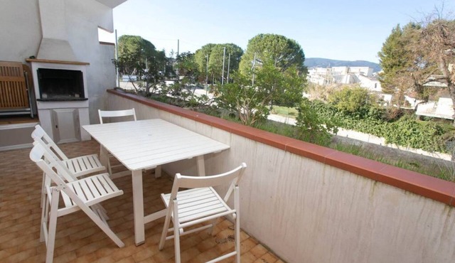 M025 - Marcelli, three-room apartment with terrace 200 meters from the sea