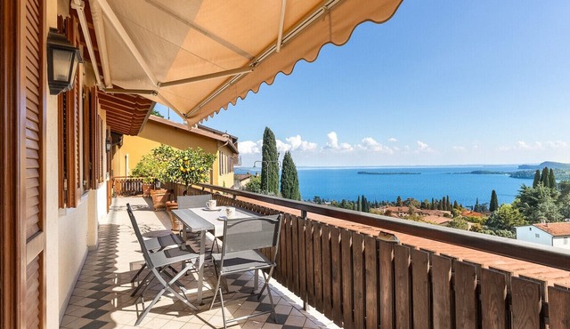 Marietta Home with Lake View by Wonderful Italy