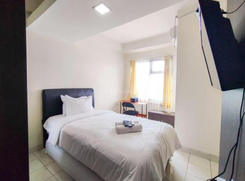 Modern Studio Design at Harvard Jatinangor Apartment By Travelio