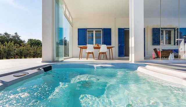 My Rental Homes - Villa Betty few steps away from a lovely bay easily reached on foot