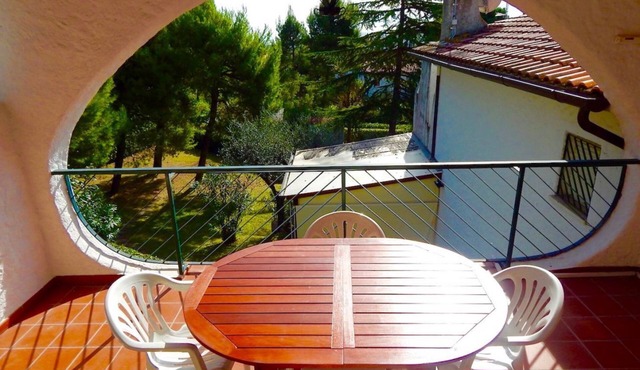 N083 - Numana, three-room apartment with panoramic terrace