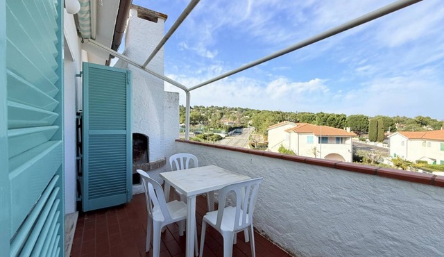 N307 - Numana, bright two-room apartment with balcony