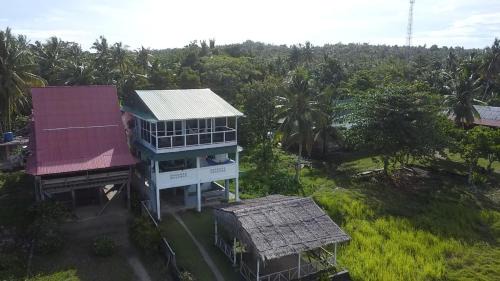 Nias Surf Stay