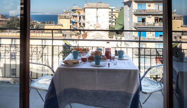 Nice and sunny apartment located on the main street of Sorrento