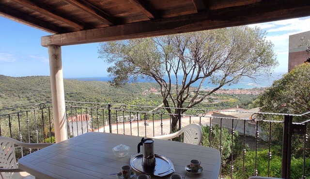 Nice apartment for 5 guests with A/C, TV and balcony