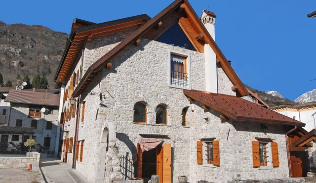 Nice apartment for 5 people with WIFI, TV, patio and parking