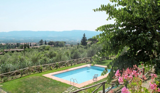 Nice apartment in villa for 4 guests with WIFI, pool, TV and terrace