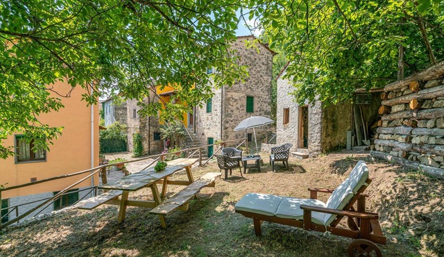 Nice home in Longoio with house a mountain view