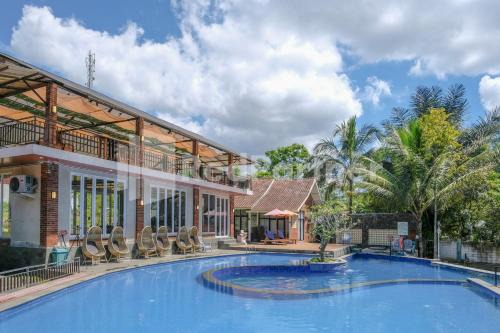 Oemah Tahu Banjarnegara Resto and Resort Mitra RedDoorz