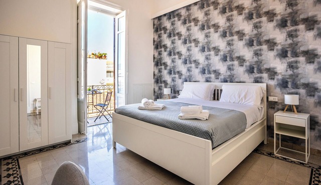 Old Town bright and comfortable family apartment panoramic view