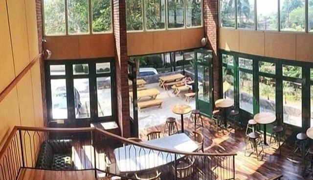 Oliver's Hostelry