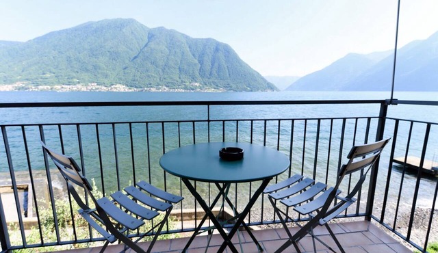 On the Shores of Lake Como (Il Timone)