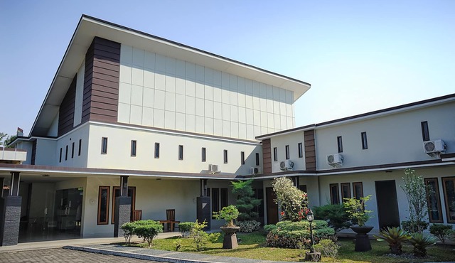 OYO 1283 Guest House Loemajan