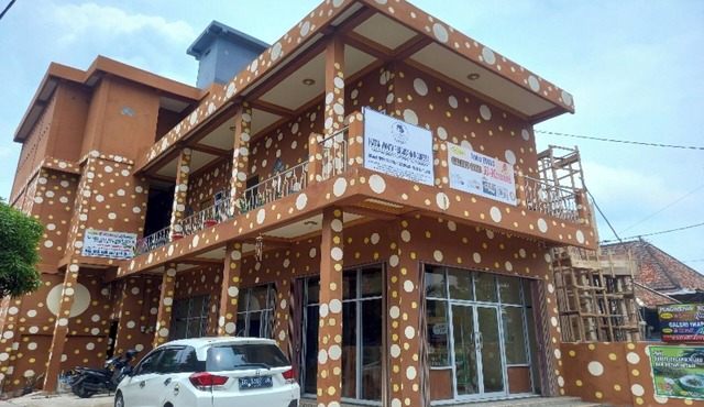 OYO 90731 E-kreasi Home
