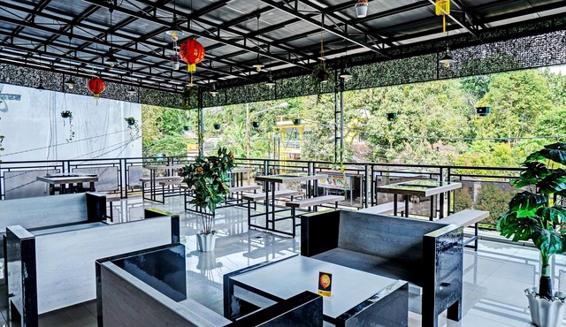 OYO 92152 Hotel The Wong