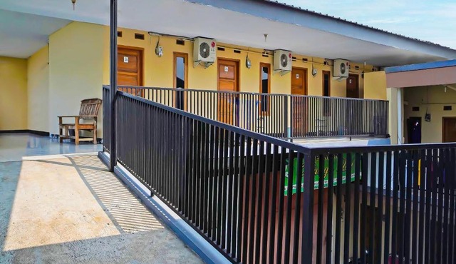 OYO 92704 Pondok Bunga Lily