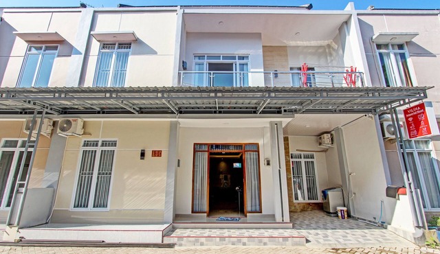 OYO 92879 Imperial Inn