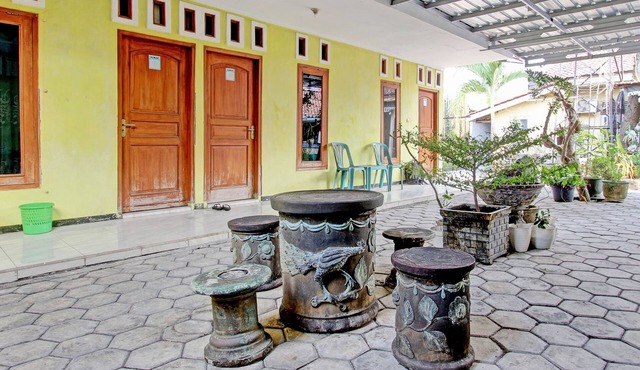 OYO 92998 Wiludjeng Guesthouse