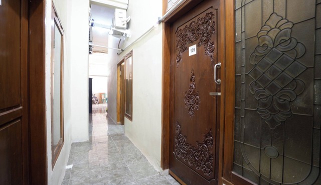 OYO 93987 Suropati 2 Guest House