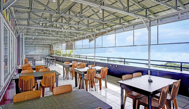 OYO 94772 Gapura Hotel