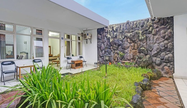 OYO 95055 Homestay Panasan Pak Budi